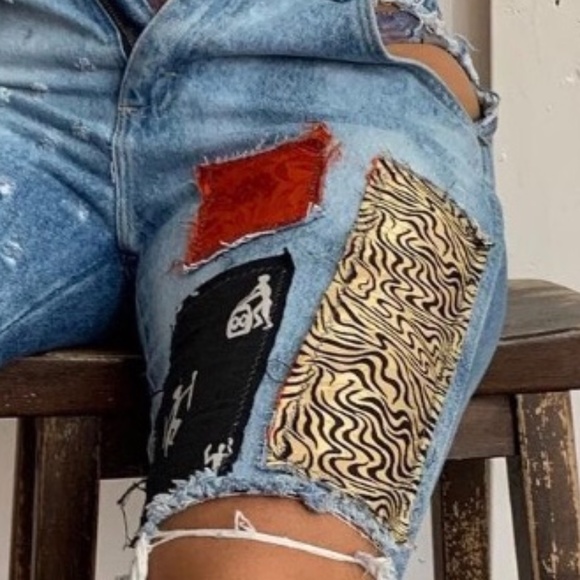 PEEK A BOO HIP VINTAGE HANDCRAFTED DENIM BF EANS - Picture 2 of 2